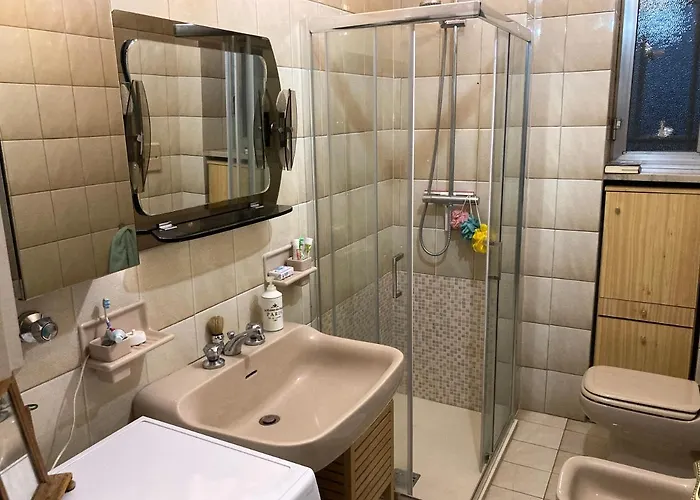 Tra Il Centro E Il *