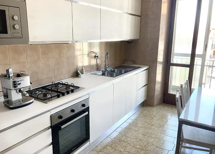 Tra Il Centro E Il Lägenhet *