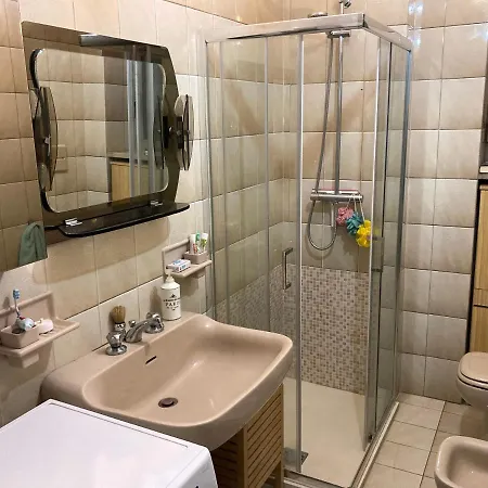 Tra Il Centro E Il *